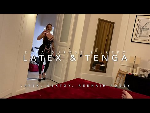 ❤️ Jaruma mai jajayen kaya sanye da rigar latex mai cin duri ❤️❌ Batsa na Rasha ❌❤